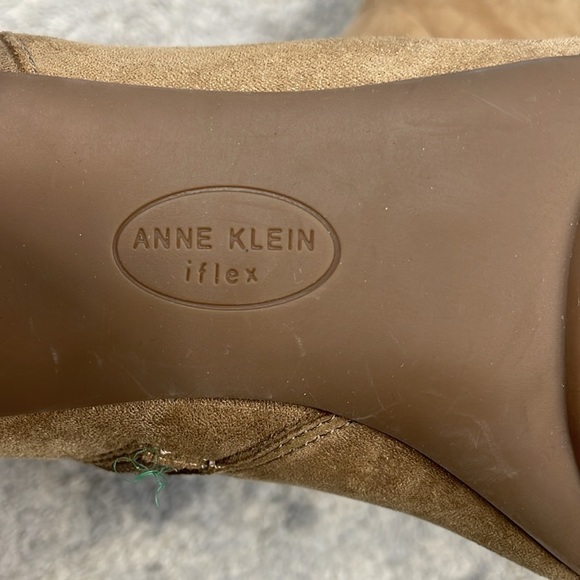 New Anne Klein Aksuri iflex Ankle Boots Heeled Chain Belt Accent Tan Sz 9 - Picture 9 of 12